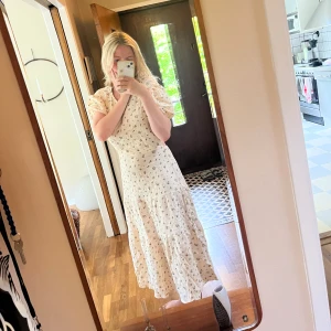 Sommarklänning  - En supersöt klänning från missguided som är slutsåld. Endast använd en gång. Nypris 350