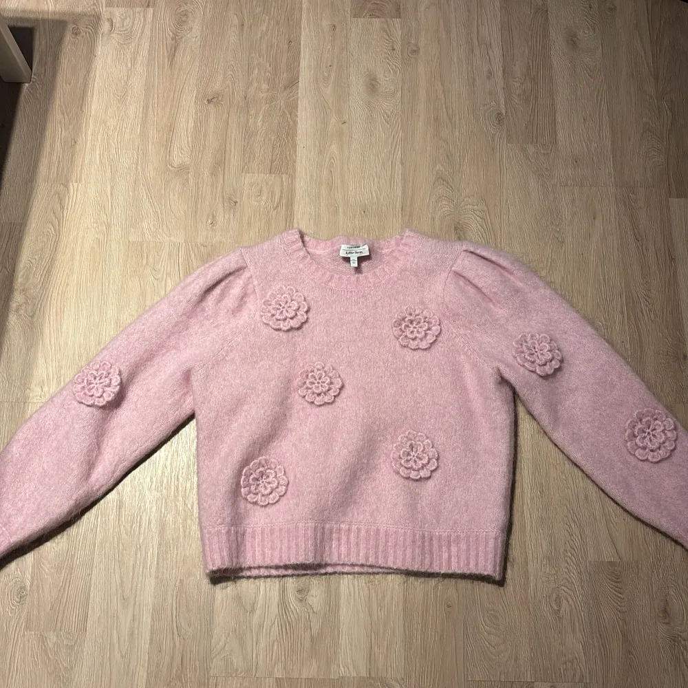 Lilac Kashmir sweater from & other stories very cute and bought to have an oversized look original prize 1850kr. Hoodies.