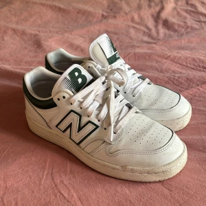 New balance skor  - Använda fåtal gånger  Väldigt fint skick  39,5