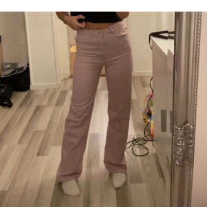 jeans - Super söta rosa jeans🩷🩷🩷