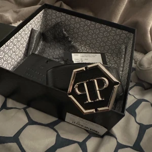 Philipp plein bälte - Storlek 85, bra skick, använt några gånger ny pris ca 3500 