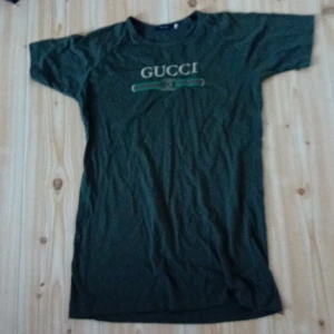 Gucci klänning  - Knappt använd klänning 