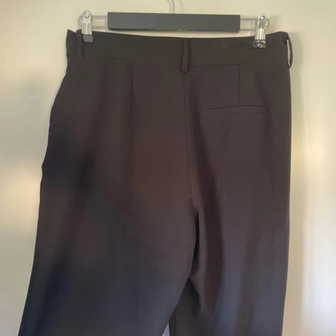 Svarta kostymbyxor med hög midja  - 91