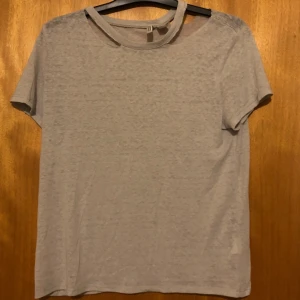 Distressed tshirt  - Mjuk Halv transparant  