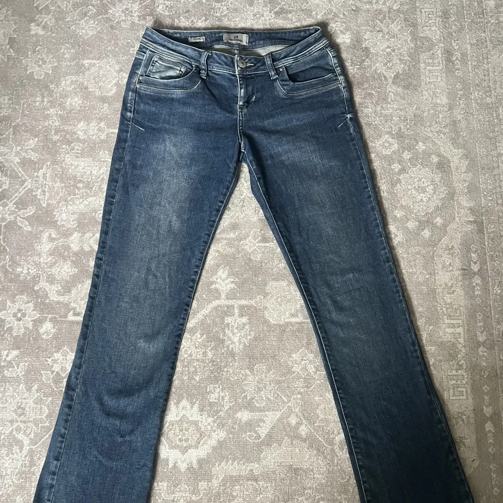 Så snygga lågmidjade bootcut jeans från Lbt💗 Köparen står för frakten. Jeans & Byxor.