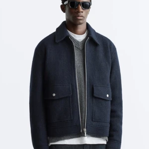 Zara jacka - Snygg zara jacka i ull, size S passar även M. Nypris 1200kr  