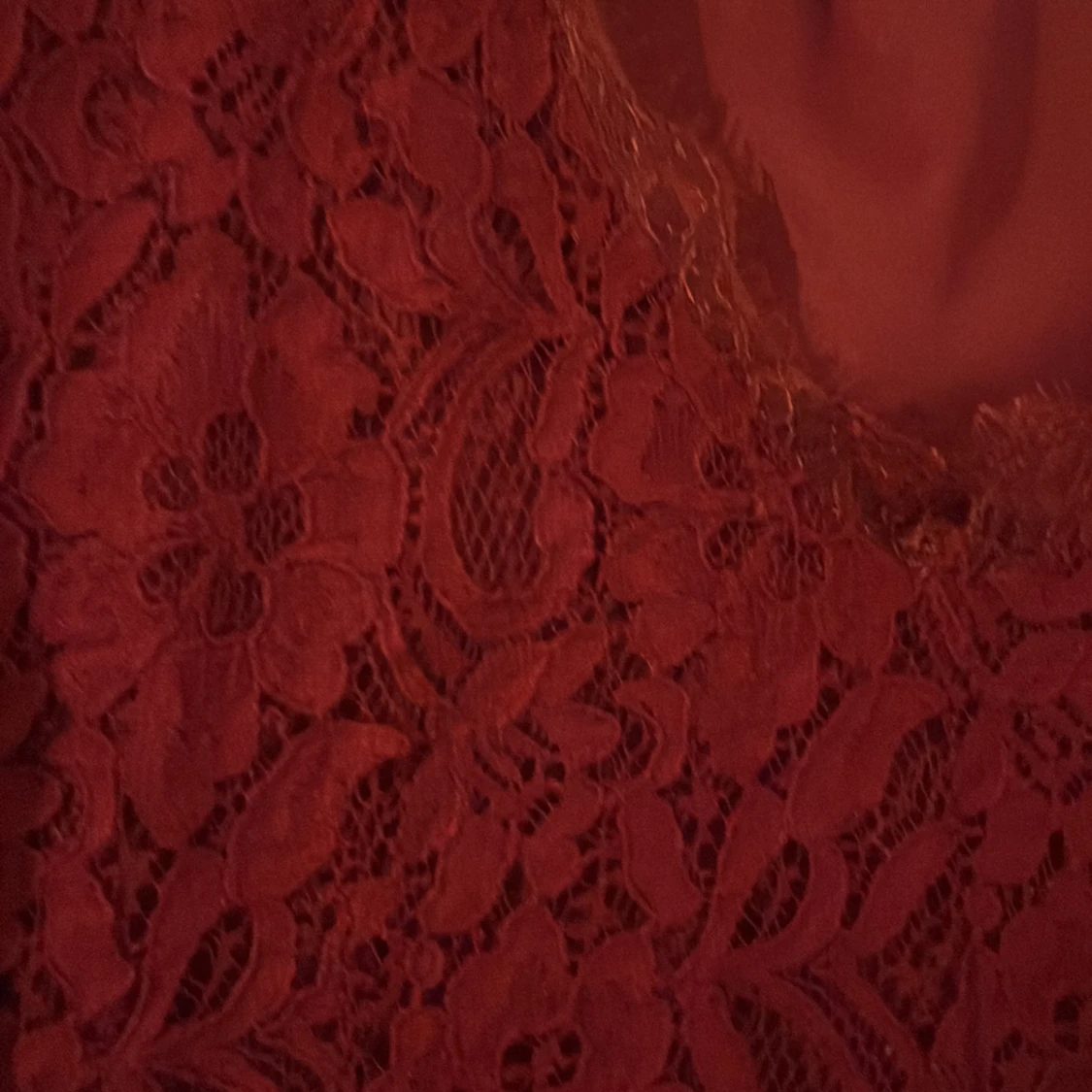 Röd spets klänning - 90