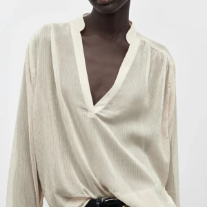 Blus zara - Superfin blus med stenar på!! 