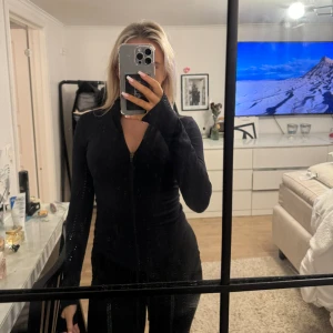 Svart tränings tröja - Fin svart tränings tröja