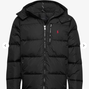 Ralph Lauren jacka - Köpt på boozt innan vintern för 4500kr. Mitt pris nu: 2499