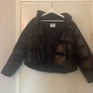 Vinterjacka  - Glansig pufffer jacka 