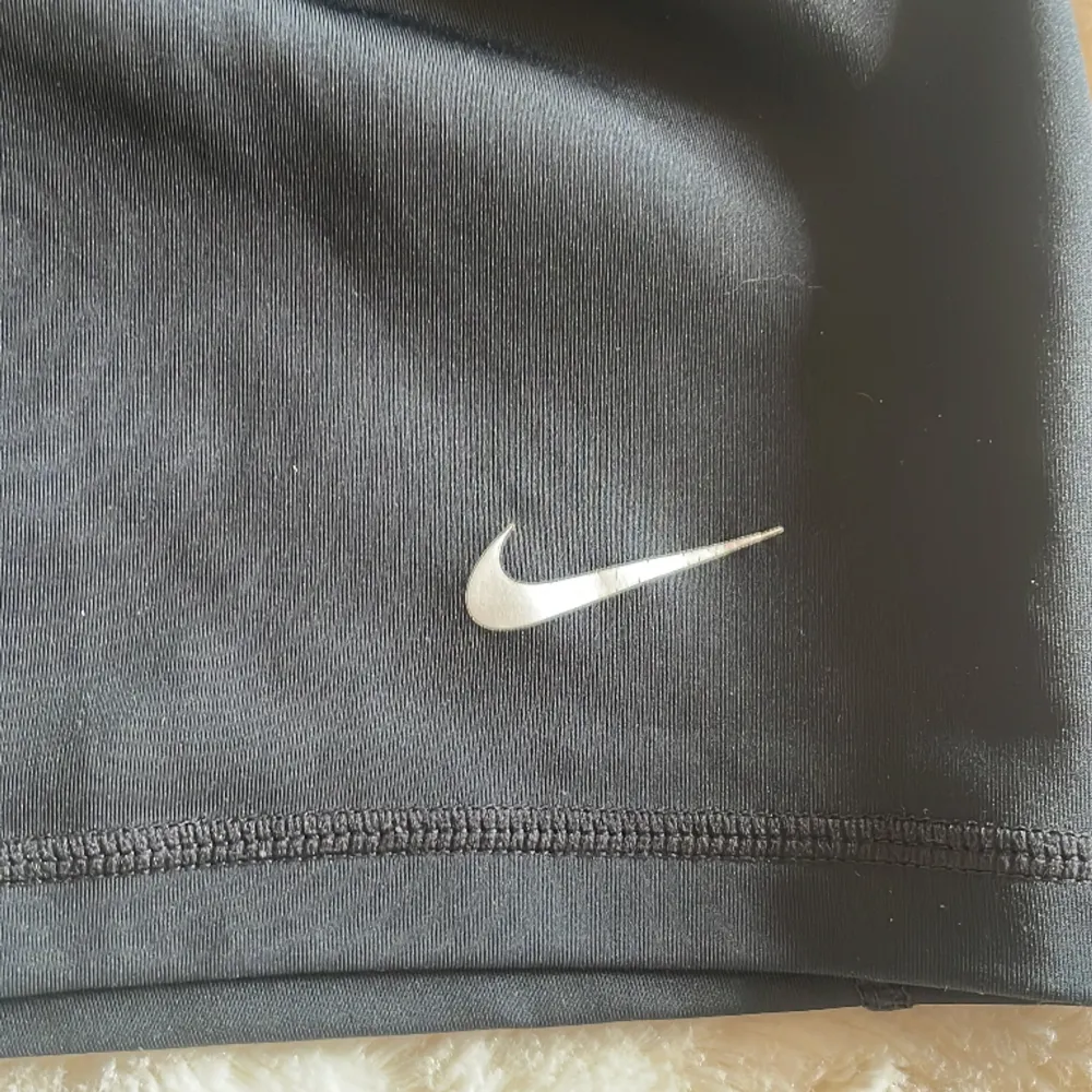 Fina Nike pro i bra skick, köparen står för frakt❤️❤️ . Övrigt.