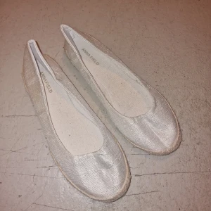 Ballerinaskor - Super fina, sparsamt använda. Inga defekter🫶🏼