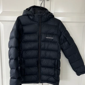 Dunjacka junior  - Dunjacka i mycket fint skick! Nypris 2500 kr. 