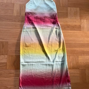 Klänning storlek XS - Från Monki. Nyskick utan prislapp. 