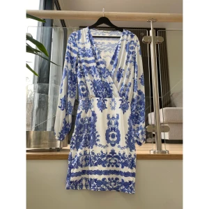 Klänning från NLYONE - Fin sommarklänning från NLYONE. Storlek M 