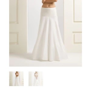 Underkjol brudklänning  - Oanvänd! Säljes pga passar inte formen på min brudklänning. Bekväm underkjol till brudklänning, stretchig resår i midjan. Ger brudklänningen fint fall och gör att man slipper att klänning åker in mellan benen. 