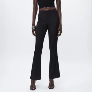 Kostymbyxor - Helt oanvända kostymbyxor från zara. Bara testade (ej kunnat retunera pga drog av prislapp därav säljer jag de) nypris 399kr 💕