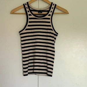 Randigt linne 🤍 - Använt men i bra skick 