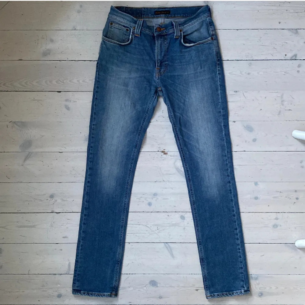 Jävligt najs Nudie jeans i modellen Thin Finn i mycket fint skick 🙌 skriv vid fråga 👍 . Jeans & Byxor.