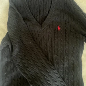 Ralph Lauren tröja i storlek S - Inga deffekter, skriv dm för frågor eller fler bilder pris kan diskuteras 