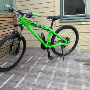 Scott mountainbike 26 tum med skivbromsar - Scott voltage yx20 e fint skick. Fungerar perfekt och är väldigt skön att köra. Nypris ca 6000