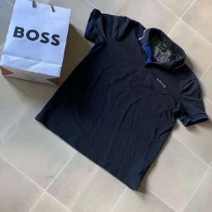 hugo boss piké säljes - har kvitto och använts en gång
