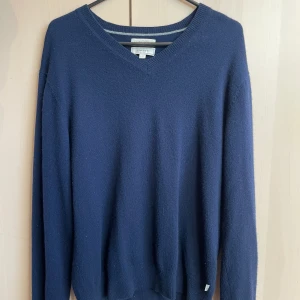 Kashmir tröja - Säljer min kashmir tröja från Gant då den är för liten! Strl M men passar S Skick 8/10 Pris 499