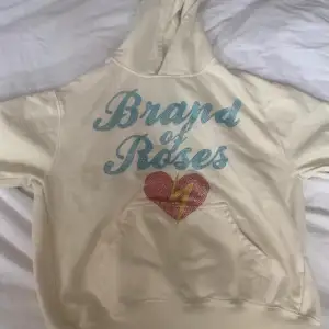 B O R Hoodie. Köpte på Vinted. Storlek S men sitter lite oversized. 