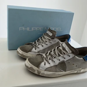 Philipe modell - Skorna är i 8,5/10 skick och tvättar innan post och pris kan absolut diskuteras vid en snabb affär!