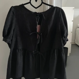 Rosett topp S - Aldrig använd, prislapp kvar. Tyvärr för stor för mig, storlek S❣️