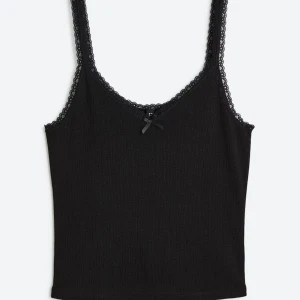 Spetslinne - Spetslinne från hm, aldrig använt. Säljer och byter💕