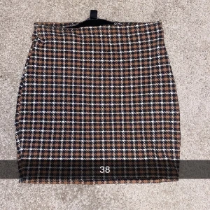 Kjol  - En jättefin kjol. Köparen står för frakten 