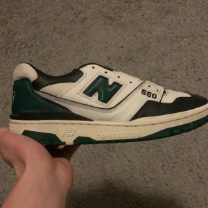 New Balance 550 - Färg som passar med mycket Mycket heeldrag därav priset Snörena sätts på innan jag skickar Kom med prisförslag, kan gå ner vid snabb affär