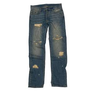 Sinnesjuka jeans. 1/3 sample made så väldigt rare jeans. Straight fit! Skriv för frågor