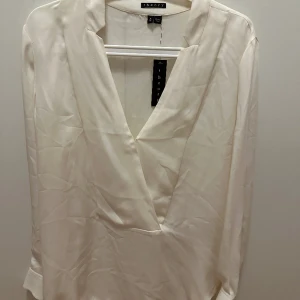 Theory blus - Oanvänd