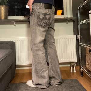 feta bootcut jeans med sjuk fade