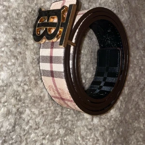Burberry Bälte - helt ny burberry bälte jätte fin