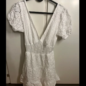 Studentklänning eller vanlig fin sommarklänning - Använd 1 gång, inga slitningar, kommer ej ihåg vart jag köpte den