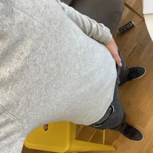 Kashmir tröja John Henrik  - Tjena säljer min Kashmir tröja från John Henrik nypris nästan 2000 kr. Säljer för 900 efter som den knappt är använd. Kan tänka mig att gå ner lite i pris vid snabb affär