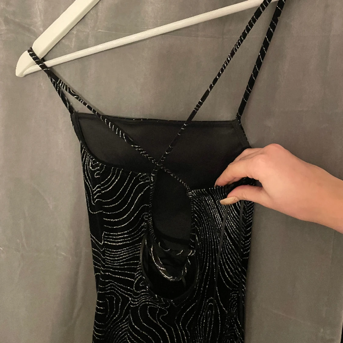 Svart glittrig klänning - 90