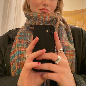 Halsduk  - Halsduk i diverse färger, superfin och perfekt för vintern, frakt ingår inte 💕