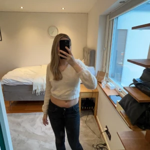 Fluffig tröja - Rosa/beige fluffig tröja från Nakd, croppad, inga defekter