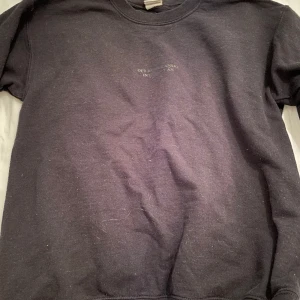 Molly Sandén tröja  - Säljer denna tröja från Molly Sandén. Köpt för 500. Storlek s. 