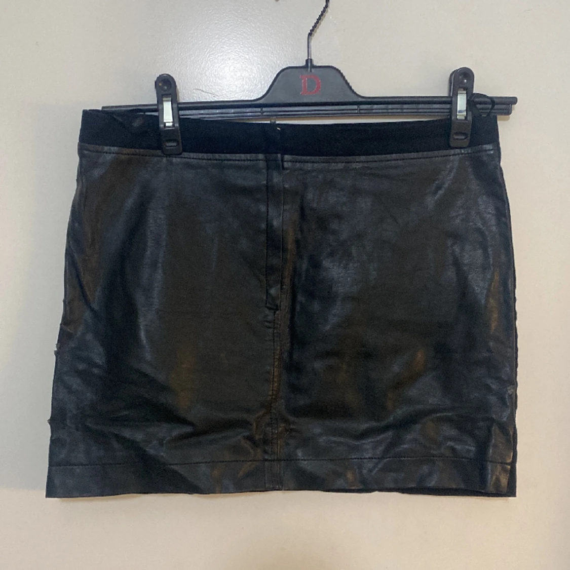 Soaked Minikjol svart med skinn bak  - 90