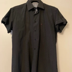 Tommy hilfihter skjorta  - Fint sick 