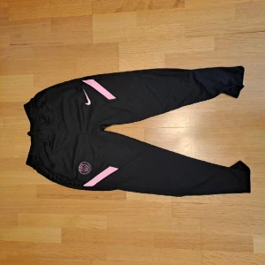 Psg tracksuit - Helt ny Kan ta emot bytten Kan du diskutera om priset