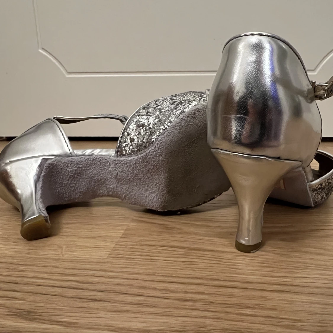 Dansskor silver med mockasula - 91