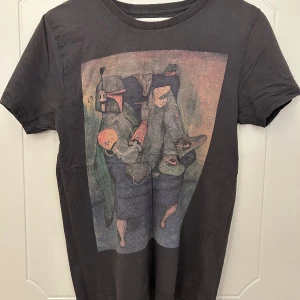 Stylish T-shirt - T-shirt med snyggt tryck från Dedicated Ekologisk och Fairtrade Normal användning - Gott skick