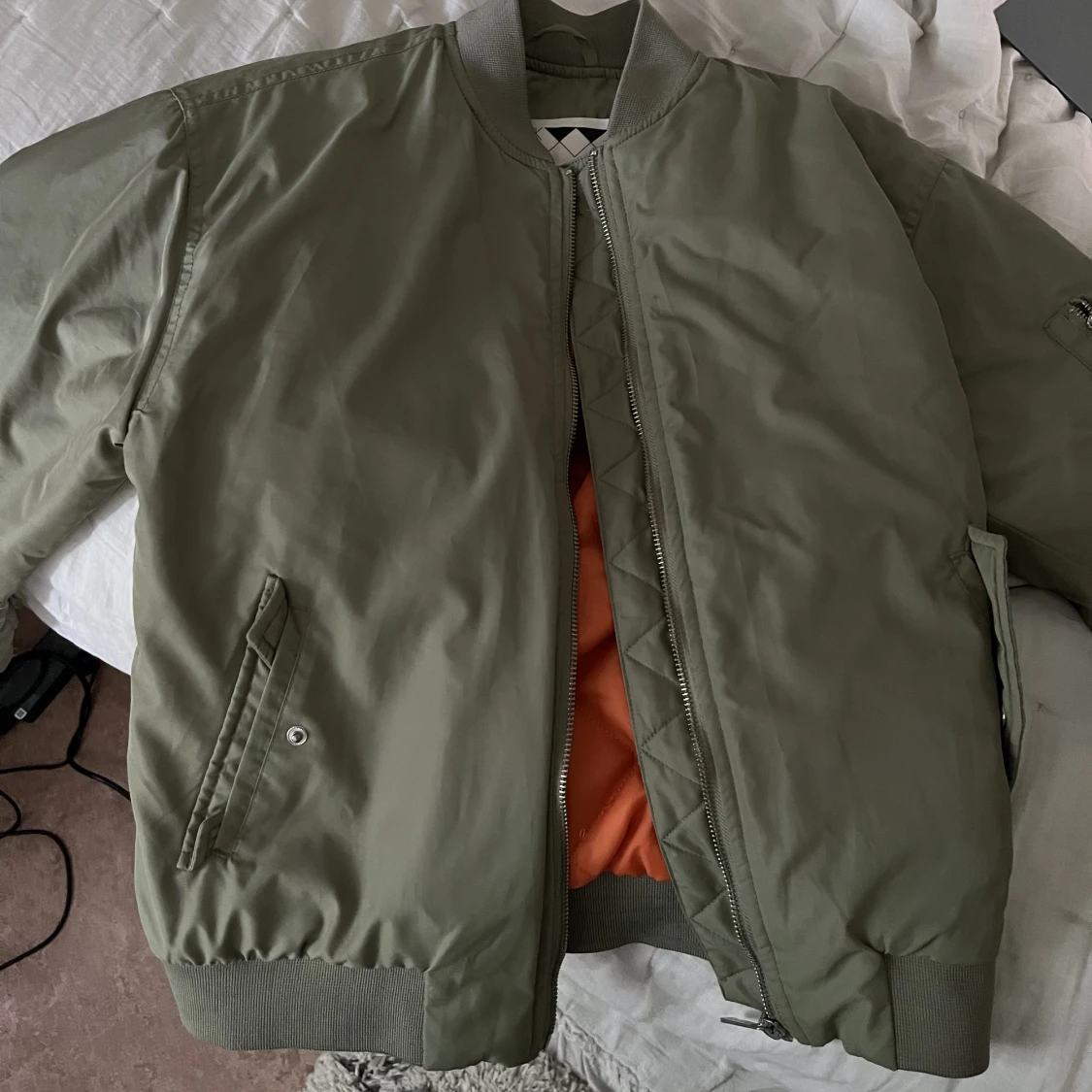 Grön bomberjacka  - 91